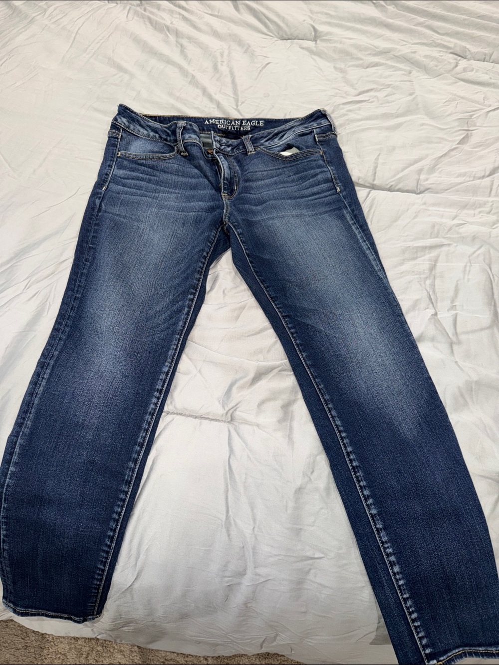 American Eagle Outfitters Women’s super low jegging Jeans in Dark Blue Wash